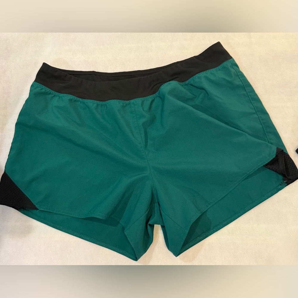 Reebok Women's WOR Knit Woven Athletic Workout Shorts. Sz. L